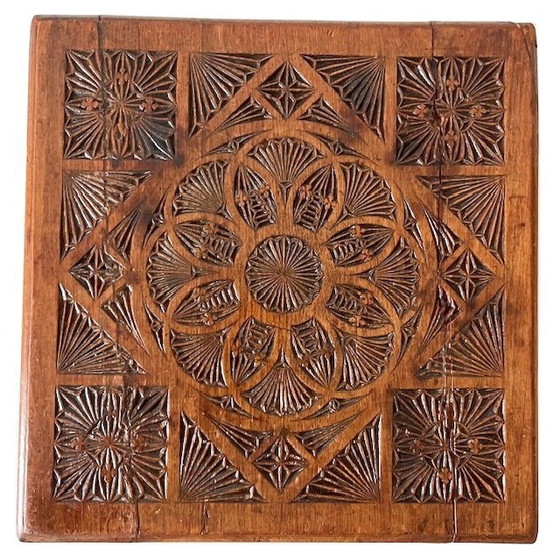 Image 1 of Table d'appoint frisonne ancienne en bois sculpté, support à plantes sculpté à la main, art populaire du XIXe siècle