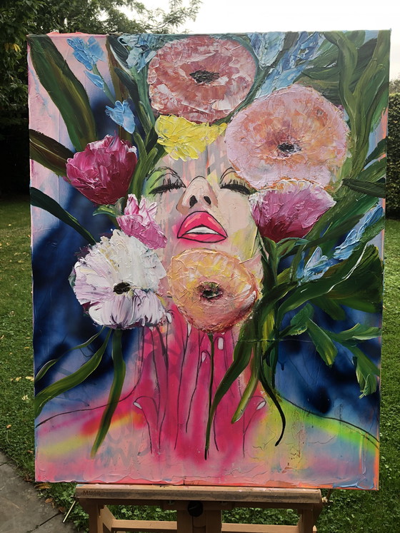 Image 1 of Lilian Frohn - abstract vrouwenportret met bloemen 