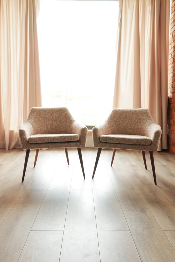 Image 1 of Set van 2 Clubfauteuils Vintage Paire Lounge Chairs Tijdloze Boucle Wit & Oranje Stoffering