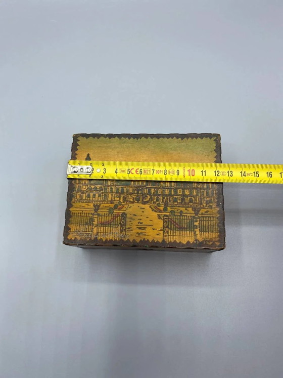 Houten souvenirdoos met pyrografie, afbeelding van het kasteel van Fontainebleau. – Decoratieve objecten, Wood (photo 8 of 8)