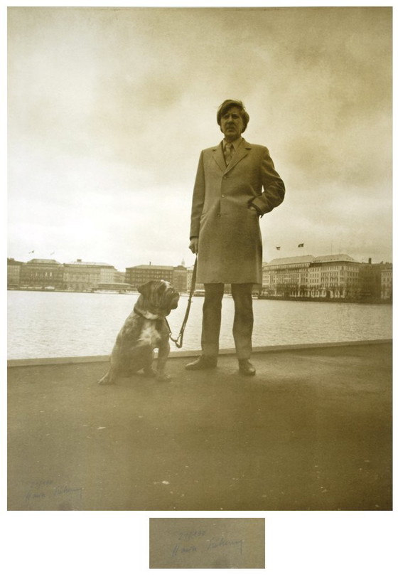 Image 1 of Karin Székessy, "Paul Wunderlich avec un chien".