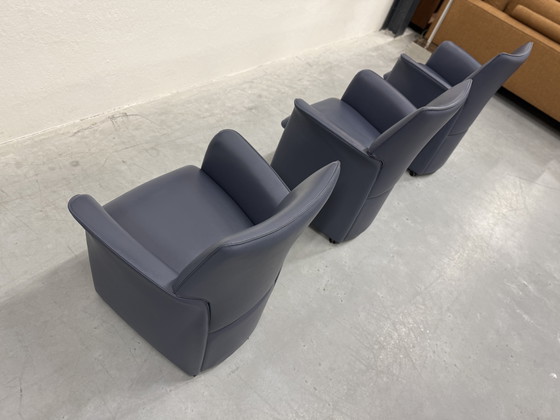 Image 1 of 3 Leolux Tamarinde Esszimmerstühle auf Rollen, blaues Leder