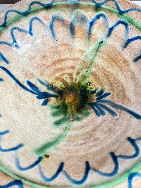 Piatto in ceramica smaltata con decorazione floreale verde e blu, terraglia del sud vintage, fatto a mano (foto 5 di 7)
