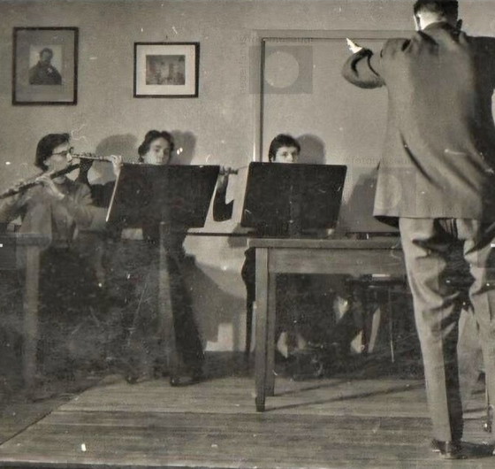 Image 1 of Pupitre de musique rare de l'école d'Amsterdam. Années 1930.