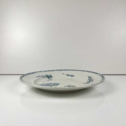 Plato redondo, diseño "Clavel", KG Lunéville, piedra de hierro, siglo XIX