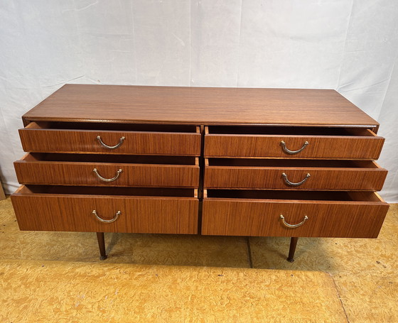 Image 1 of Credenza in teak vintage retrò di metà secolo di Meredew 1960 Qualità britannica
