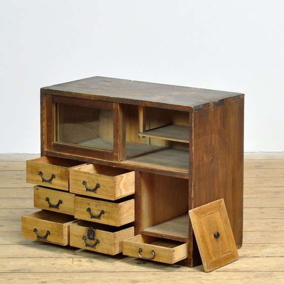 Pequeño mueble japonés, circa 1930 – Armarios, Glass, Metal (photo 4 of 10)