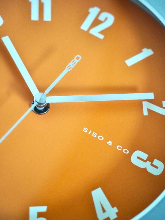 Image 1 of Vintage Siso & Co wandklok – jaren 70 popart oranje & chroom – Duits uurwerk