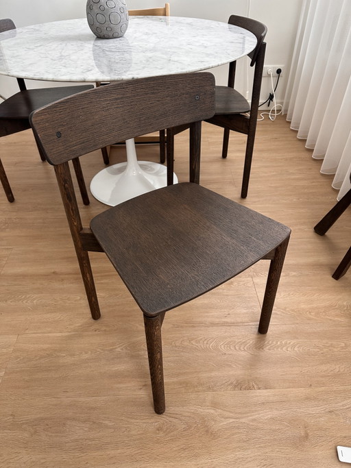Chaises croisées TAKT CPH