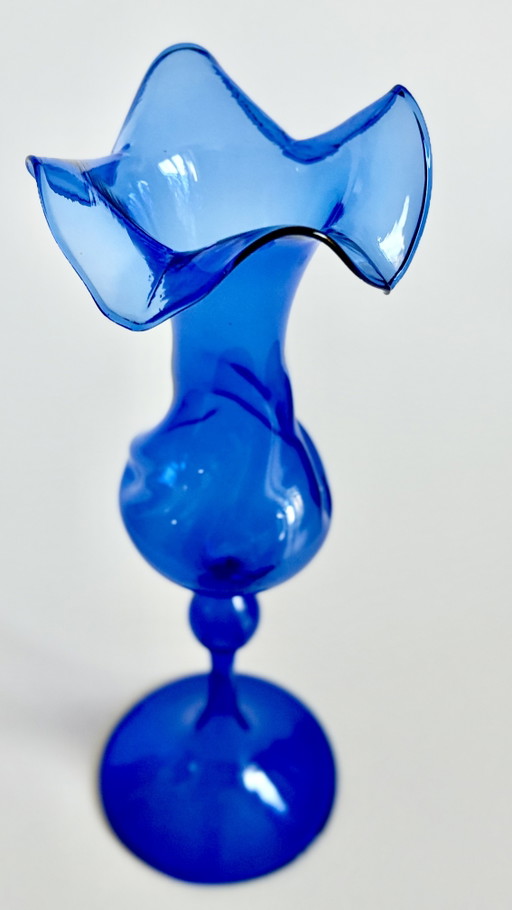 Mid-Century Glaskunst-Kelchvase – Mundgeblasen & Filigran (Lauscha um 1960/1970) – vazen (photo 2 of 8)
