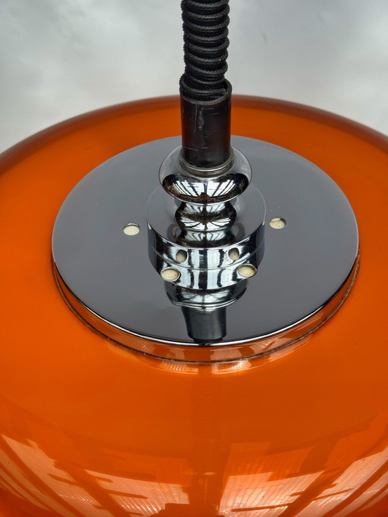 Image 1 of Vintage, imposante hanglamp in oranje en wit, geïnspireerd op het ruimtetijdperk | Verstelbaar Belgisch design, jaren 70