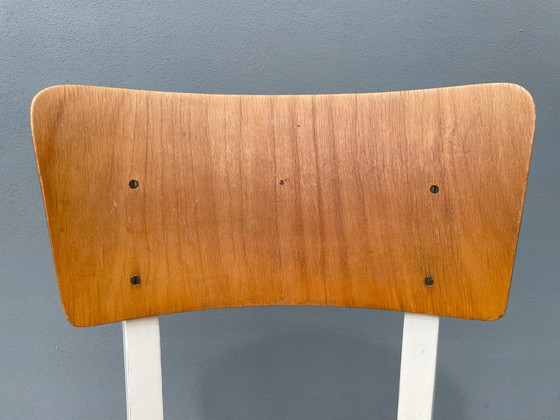 Image 1 of Chaises de cuisine rétro en bois, années 1950, Tchécoslovaquie, lot de 3