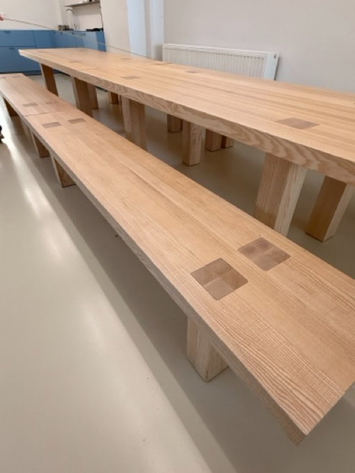 2 max table by HEM + benches