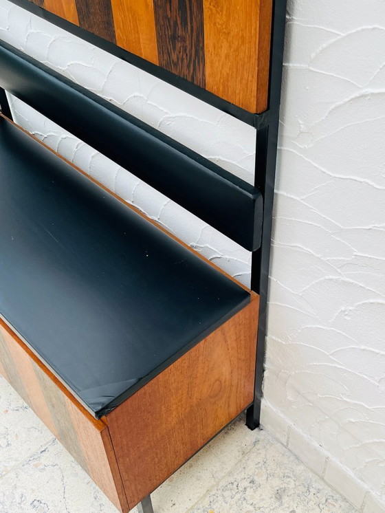 Image 1 of Vintage wandkast met opbergbankje uit de jaren 70.