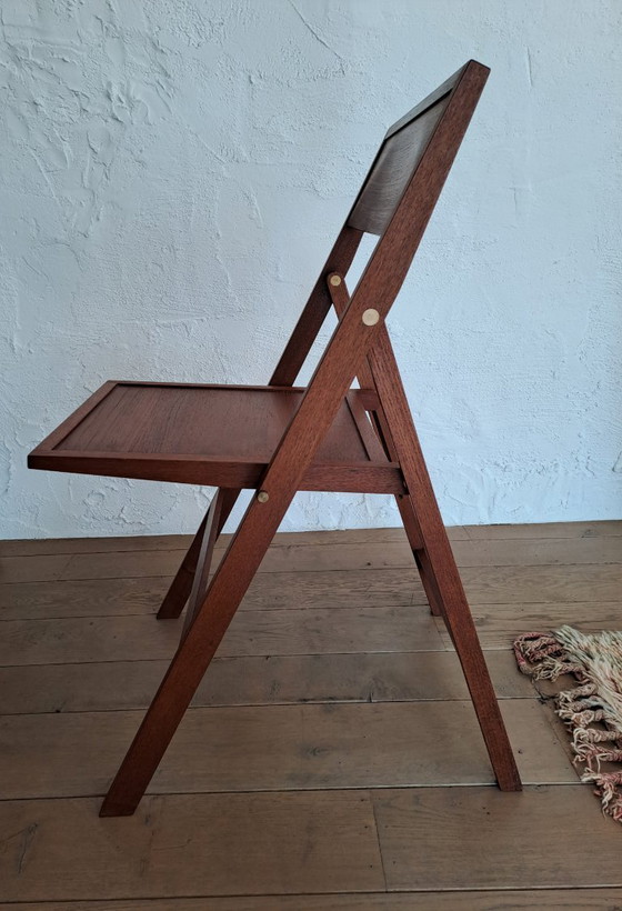 Image 1 of Casegoods Klappbarer flacher Stuhl