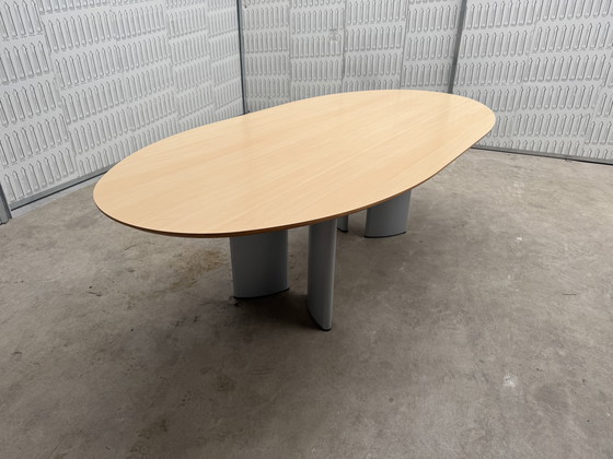 Image 1 of Table à conception multiple Arco