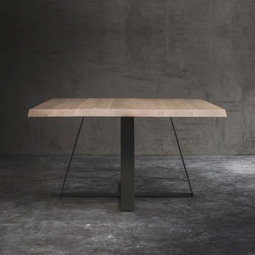 Grey7 Design Tafel 140X140 met 4 fauteuils (Ontwerp Bertram Beerbaum)