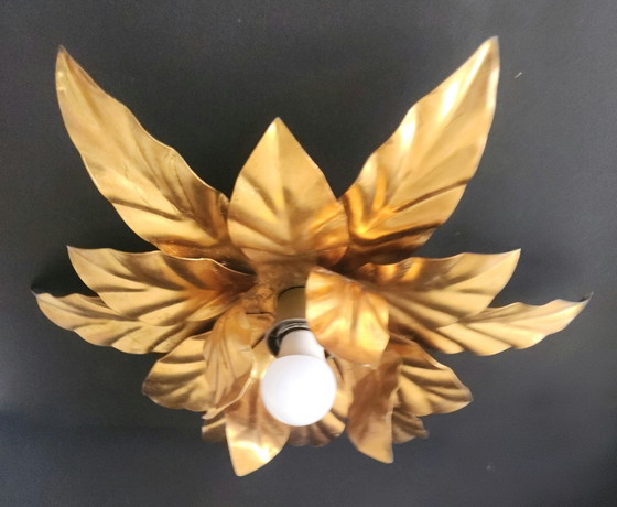 Italienische Hollywood Regency Florentiner Deckenlampe in Blumenform von Hans Kögl – Deckenleuchten, Metal (photo 4 of 29)