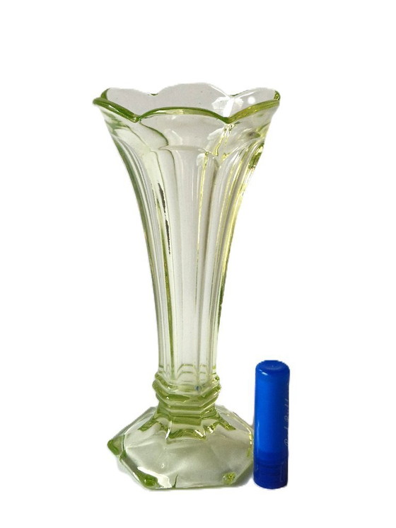Image 1 of Art déco – Vase aus Uranglas