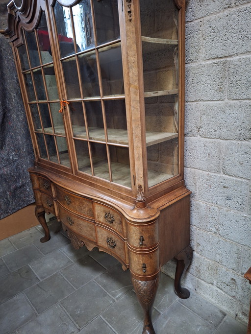 Vetrina in noce del XIX secolo
