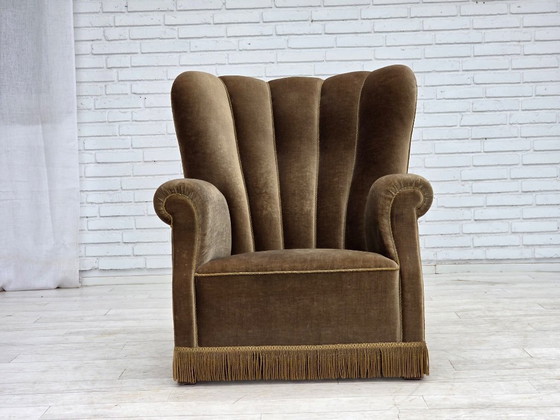 Image 1 of Sillón danés de los años 60, estilo relax, tapizado en terciopelo verde oscuro y madera de fresno.