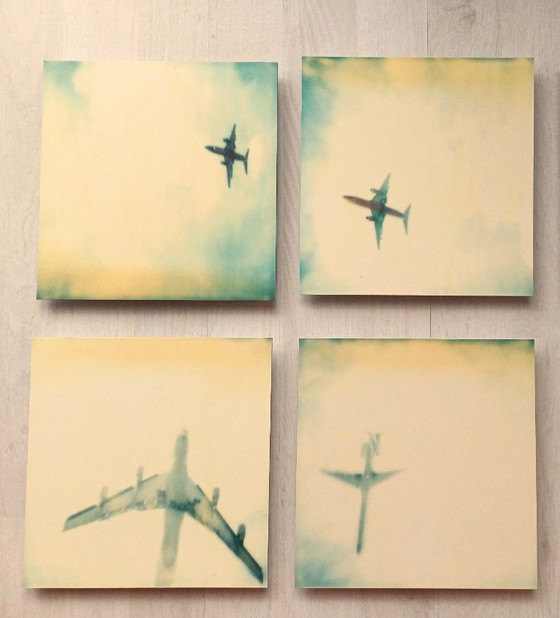 Stefanie Schneider: "Planes" - (Stranger Than Paradis) - Stampa C su Alu-Dibond (Set di 6), Fotografie, Metallo (foto 2 di 6)