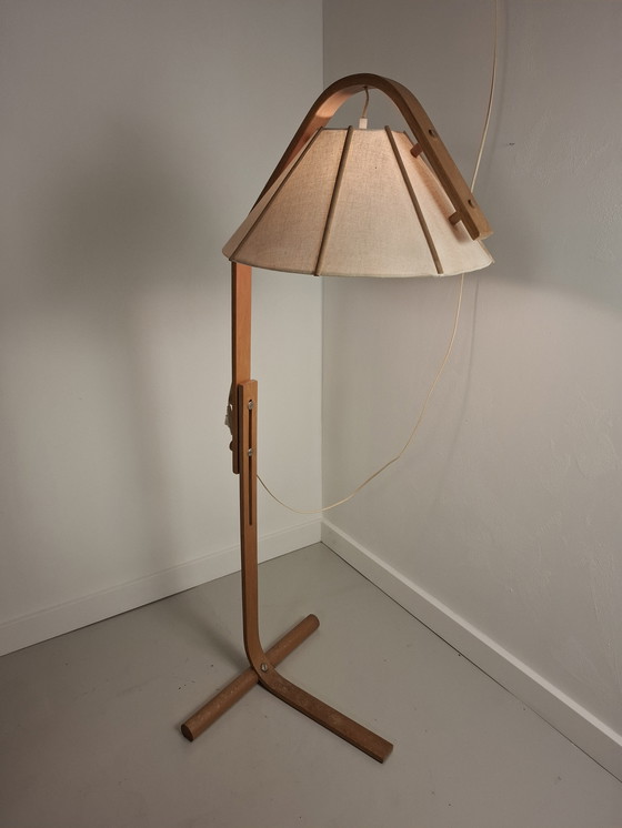 Image 1 of Lampada da terra vintage in legno Jan Wickelgren (design scandinavo)