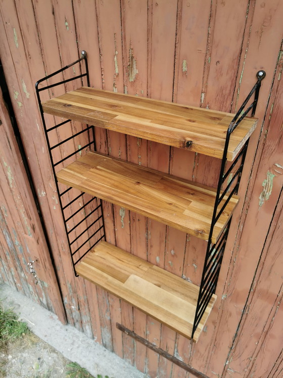 Image 1 of Estantería de pared Strinning