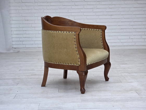 Image 1 of 1960er Jahre, dänischer Beistell-/Kindersessel, hellgrüner Möbelvelours, Eichenholz.