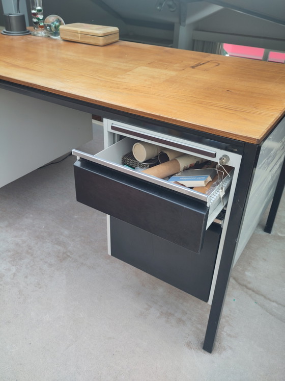 Retro Metalen Bureau – Wood (photo 5 of 5)