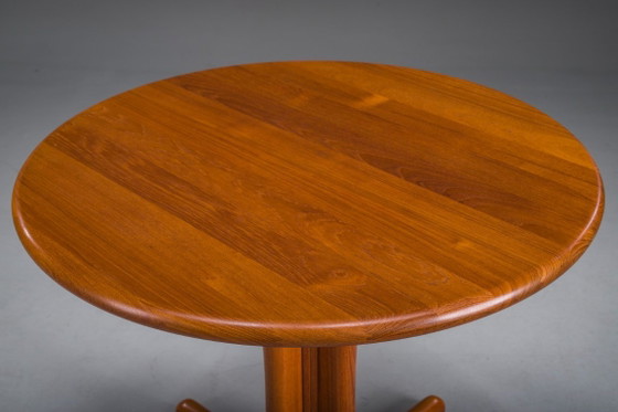 Image 1 of Table d'appoint ronde vintage scandinave danoise en teck, par Axelsen, 2003