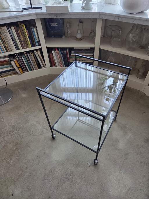 Theewagentje op wieletjes