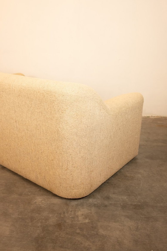 Image 1 of Leolux "Mink" 2-zitsbank met crèmekleurige bekleding