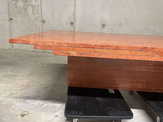 Image 1 of Table basse italienne en travertin Rosso