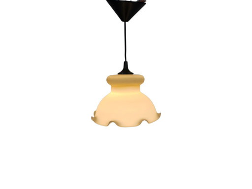 Lampe en forme de calice, style Art déco, opaline, Italie, années 60