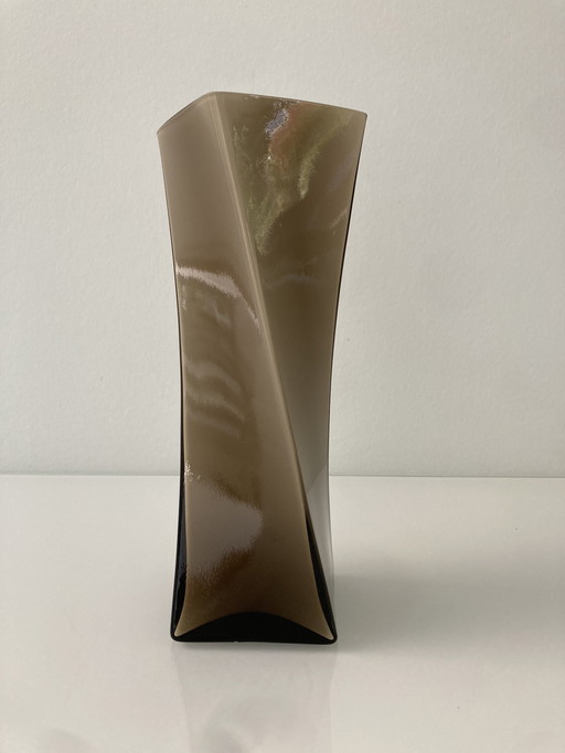 Twisted vase of brown smoked glass