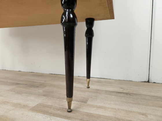 Image 1 of Vetrina in mogano della metà del 1960 con piano in vetro