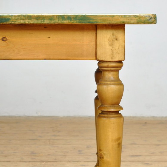 Image 1 of Kieferntisch mit alter Tischplatte