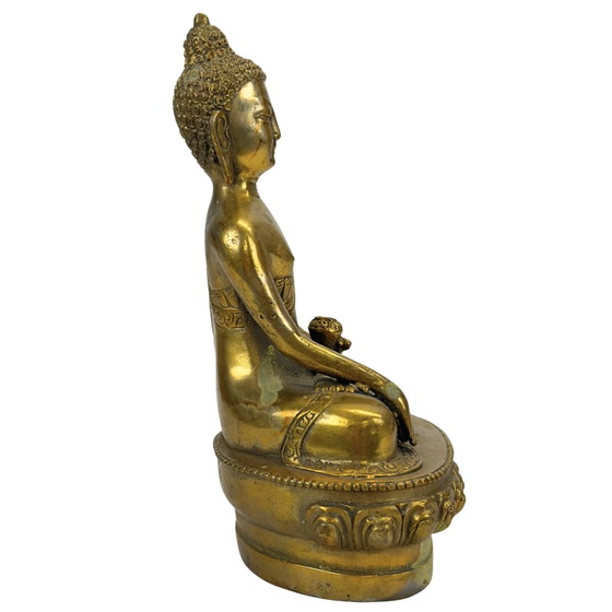 Gilded Bronze Buddha Statue – Bhumisparsha Mudra – Symbol for Grounding, Strength, and Enlightenment (photo 3 of 11)