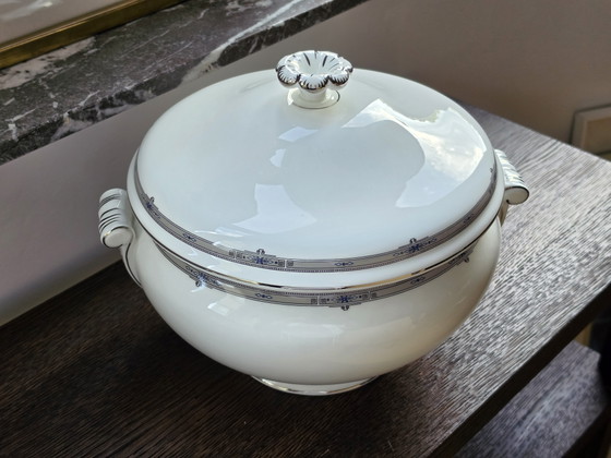 Vintage Wedgwood "Amherst" Bone China Soup Tureen & Gravy Boat Set – Crockery, Porcelain (photo 2 of 12)