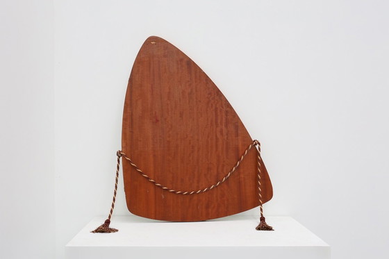 Image 1 of Specchio vintage a forma di triangolo organico con retro in legno, Belgio anni '60