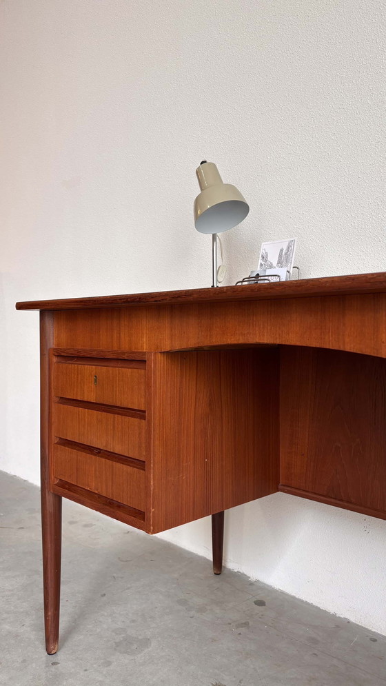 Image 1 of Bureau vintage danois (2 faces) Teck