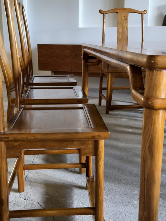Image 1 of TAVOLO DA PRANZO IN CINA E 8 SEDIE IN LEGNO MASSELLO, ANNI '60