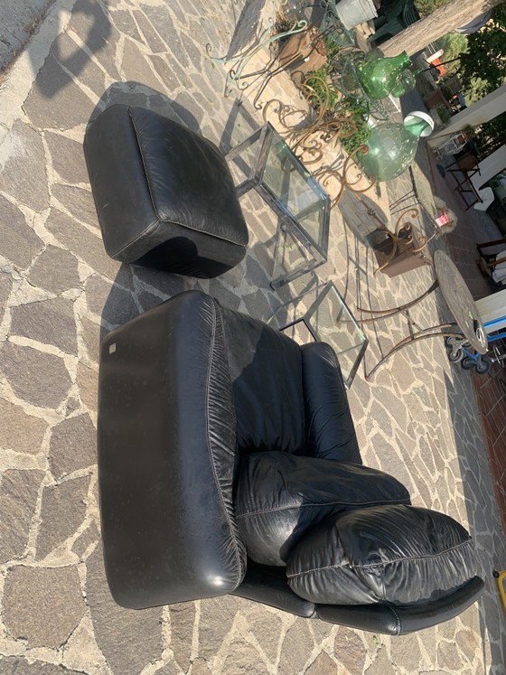 Image 1 of Piumotto-Sessel mit originalem Hocker - Arrigo Arrigoni für Busnelli - Schwarzes Leder, 1970er Jahre