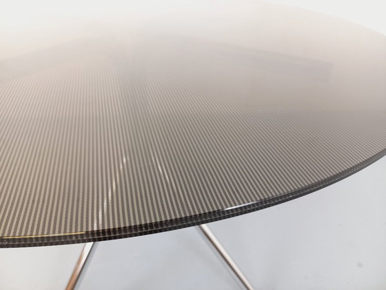 Image 1 of Vintage ronde eettafel van plexiglas, rookglasachtig materiaal en verchroomd metaal, in Space Age-stijl uit de jaren 70.