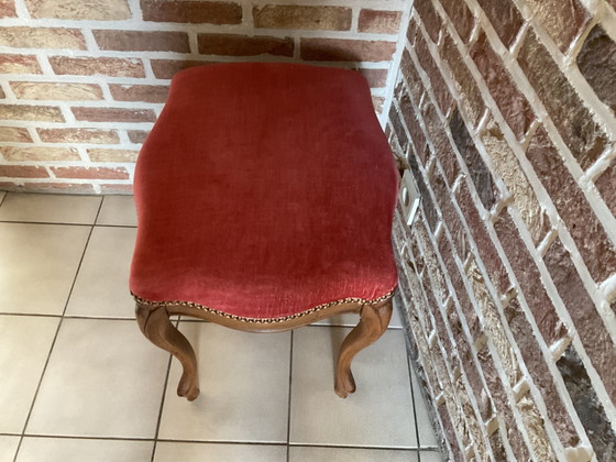 Antiker Fußhocker – Hocker & Poufs, Velvet, Wood (photo 2 of 5)