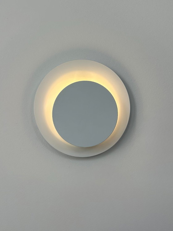 Image 1 of Een paar vintage wandlampen, wit gelakt metaal, Zweden, 1970