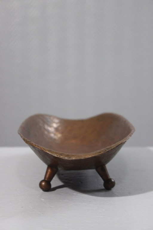 Hammered copper fruit bowl on feet Brutalist folk art 20th century