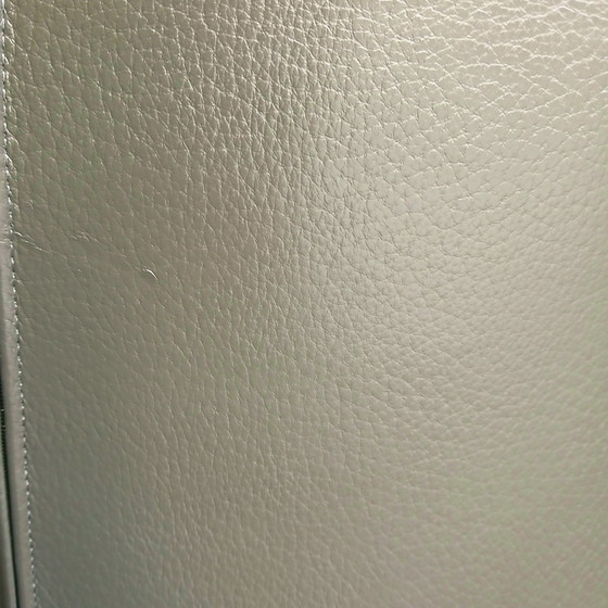 Image 1 of Eleganter anthrazitfarbener Ledersessel „Mace“ von Mammouth, erhältlich bei maxfurn