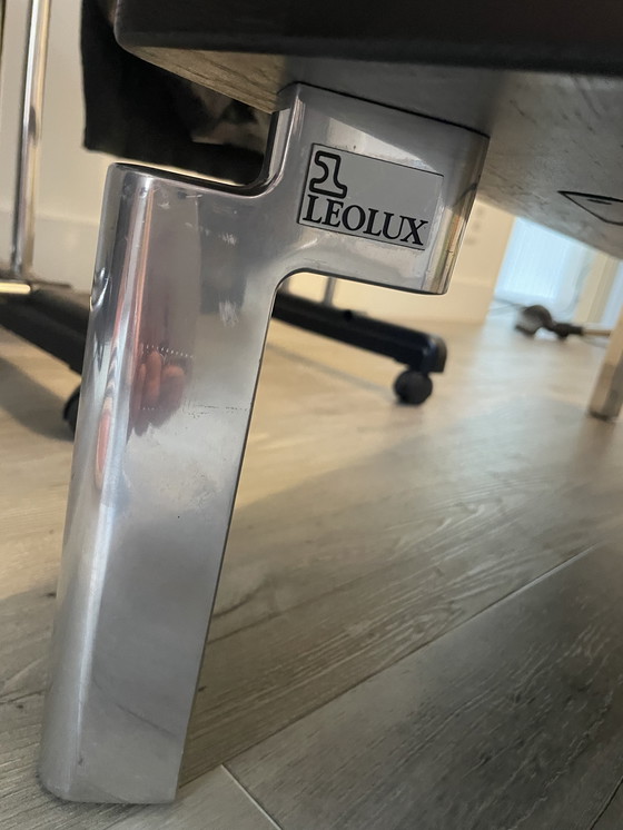 Image 1 of Leolux salontafel Faya Lobi 100x100x 26 bruin